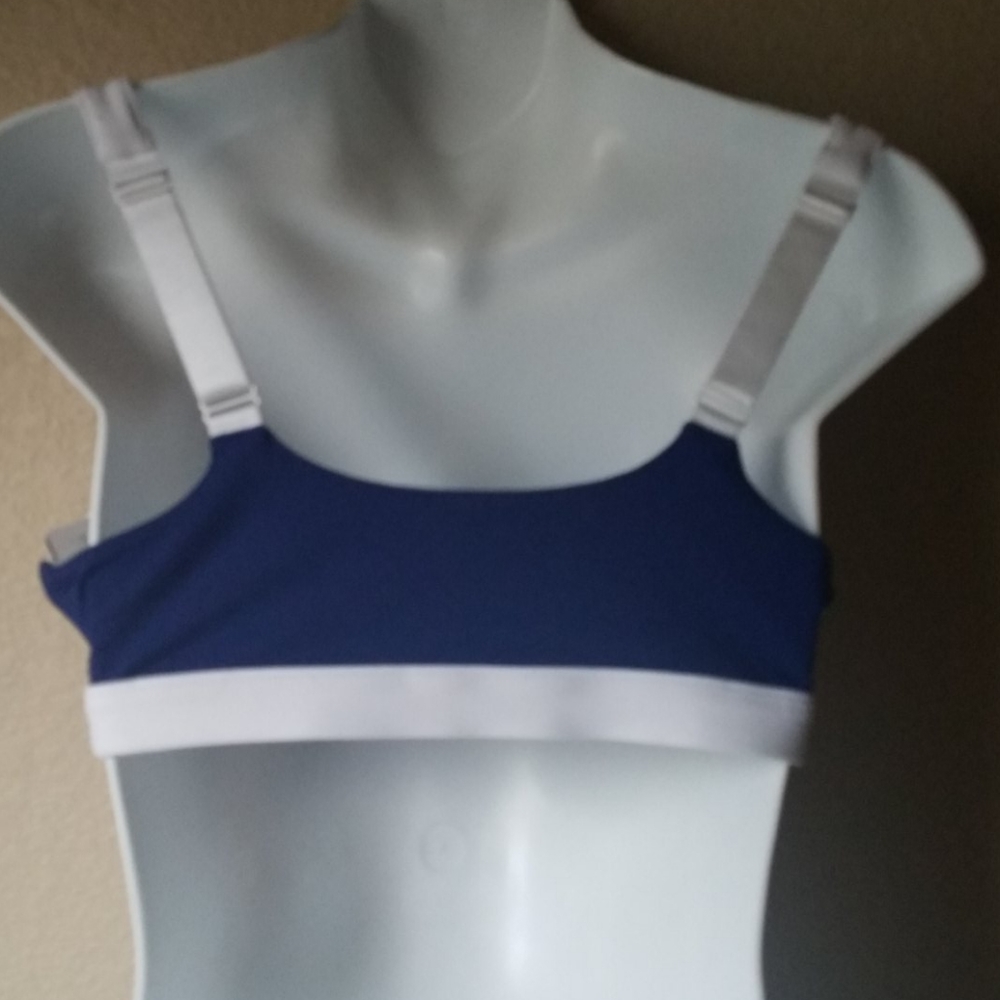 Fabletics Sports Bra - Picture 4 of 8